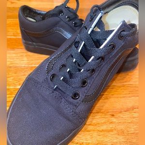 Black off the wall VANS!